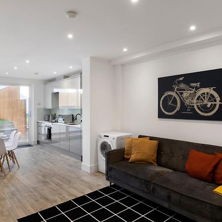 Star London Vivian Avenue 3-Bed Oasis With Garden Apartment The Hyde Exterior photo